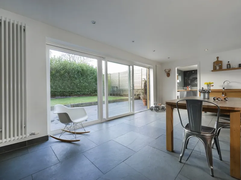 Sliding Windows — Gallery Hanwell